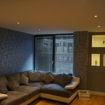 2 Bedroom Apartment - Close To Piccadilly Train Station / Edge Of The Northern Quarter Manchester Exterior photo